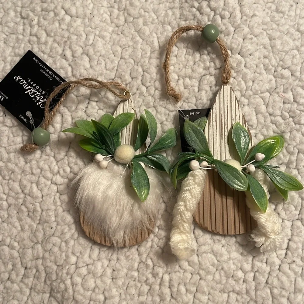 Cute Christmas ornament items